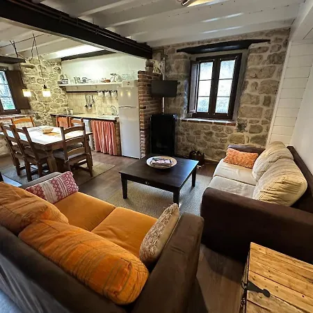 Casa La Alegria Apartman Poo (Cabrales)